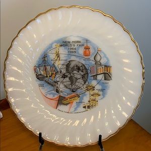 Fire King VTG New York World’s Fair 1964 Commemorative Plate Swirled Milkglass